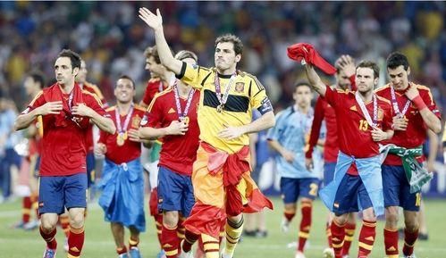 西班牙欧洲杯12年（12年欧洲杯西班牙历程）