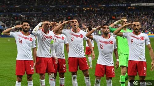 土耳其能拿欧洲杯（土耳其欧洲杯实力怎么样）